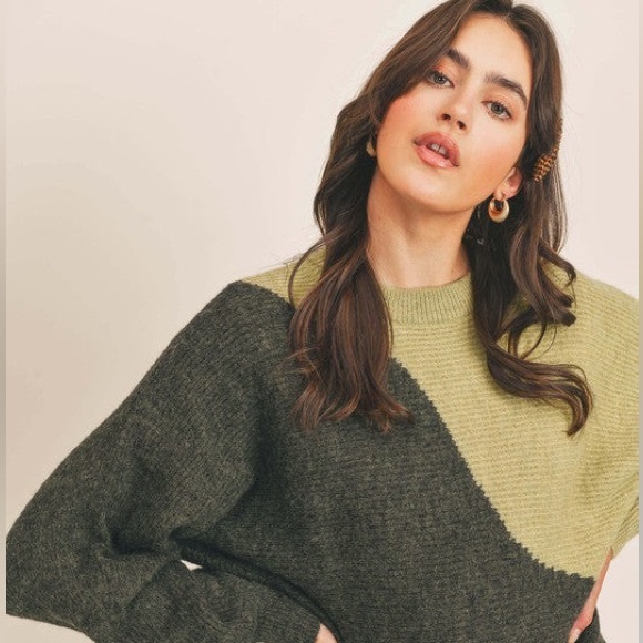 Lush Color Block Sweater - Picture 2 of 6